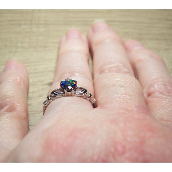 925 STERLING SILVER Dainty Lab Created Black Opal CZ Celtic Claddagh Ring - Picture 5 of 16